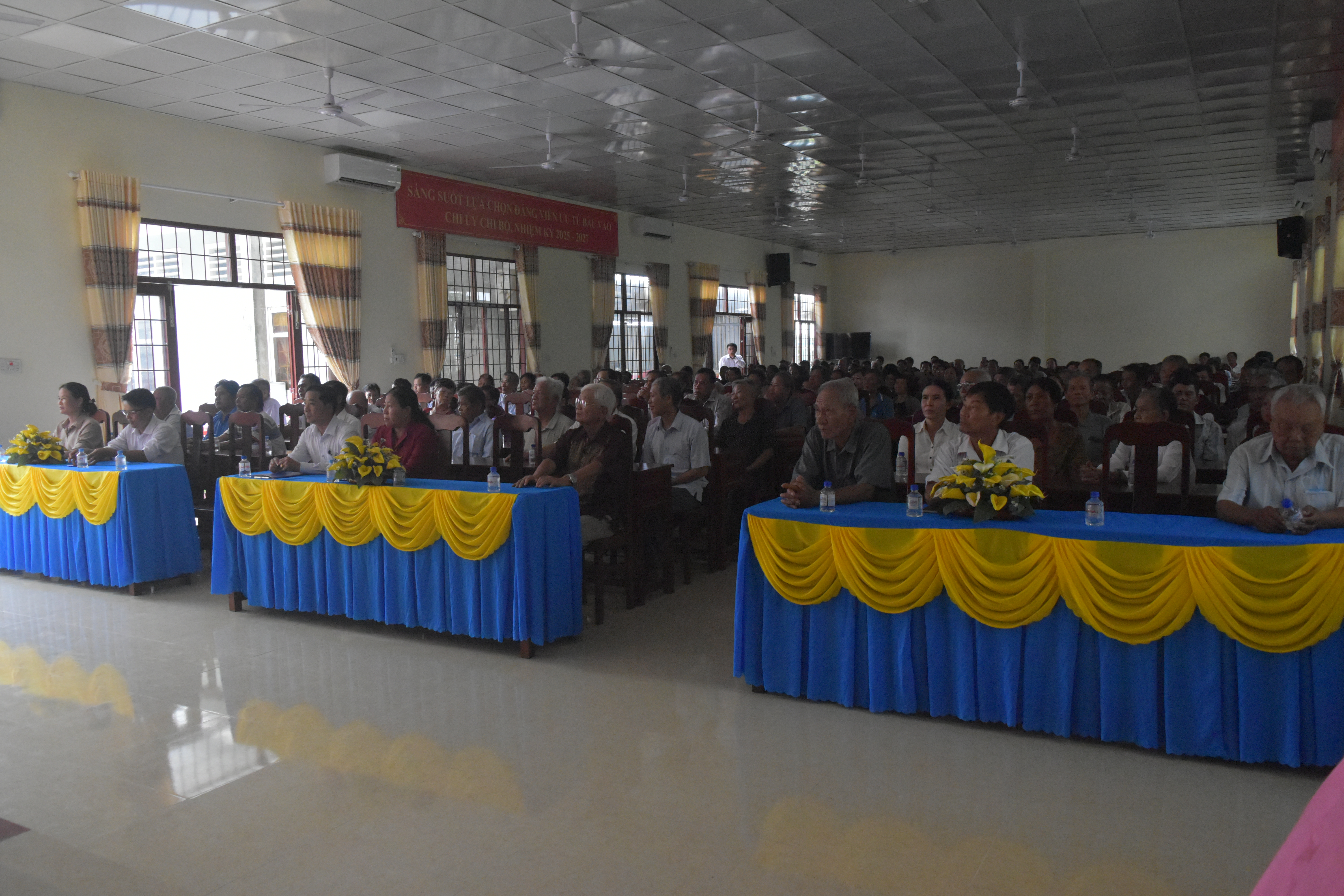 Xã Song Lộc long trọng tổ chức Họp mặt kỷ niệm 78 năm Ngày Thương binh - Liệt sĩ (27/7/1947 - 27/7/2025)