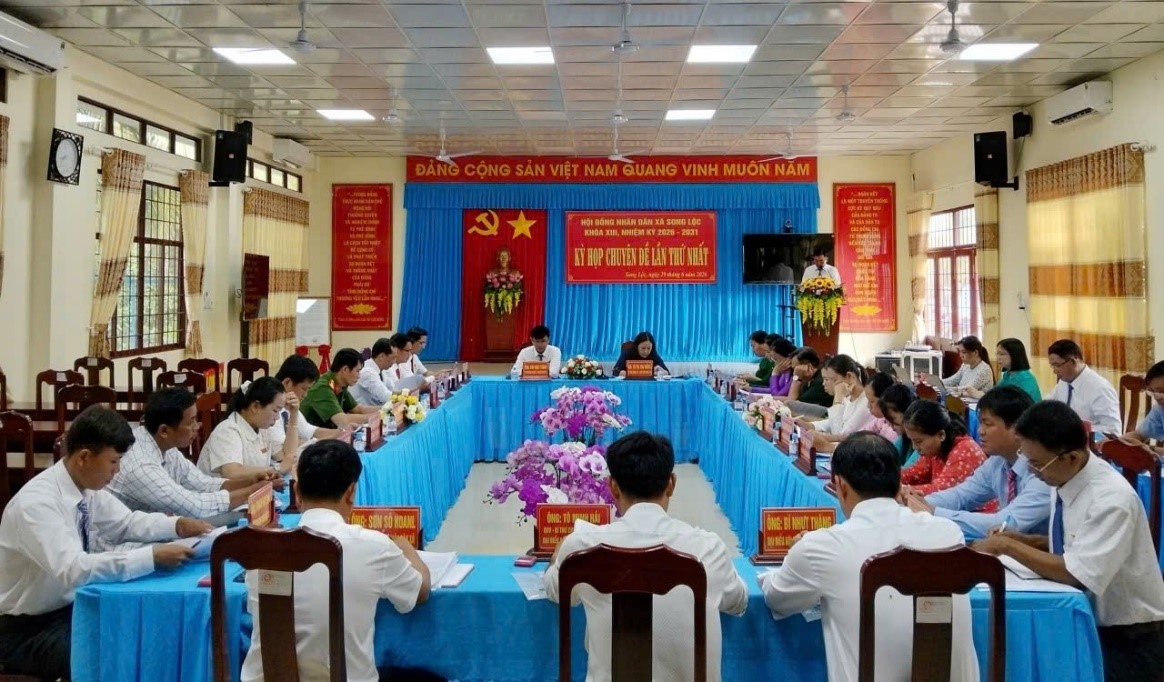 Hội đồng nhân dân xã Song Lộc tổ chức Kỳ họp chuyên đề lần thứ Nhất