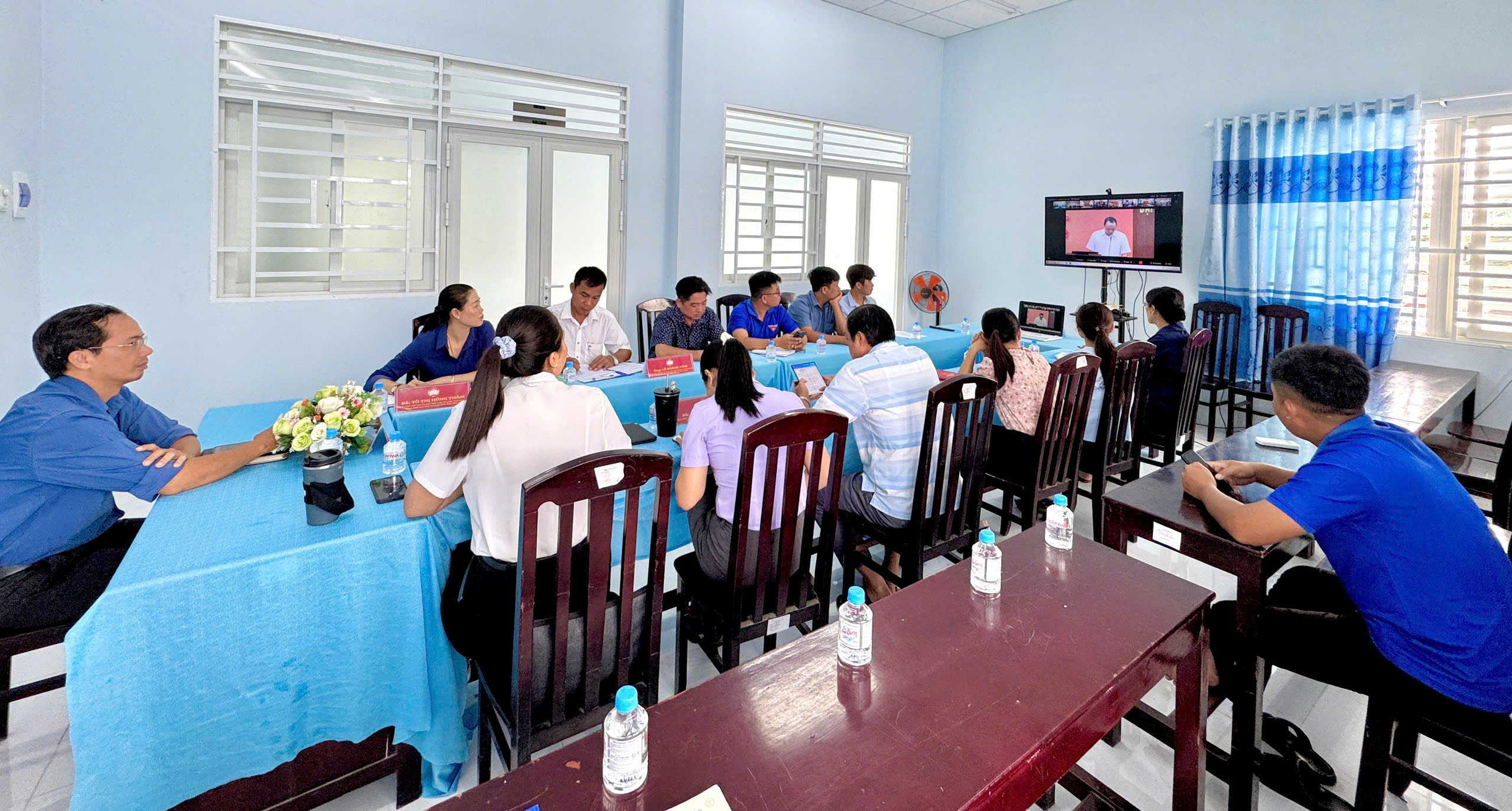 Mặt trận Tổ quốc Việt Nam xã Song Lộc tham dự 2 hội nghị trực tuyến quan trọng về chuyển đổi số và nâng cao hiệu quả công tác Mặt trận