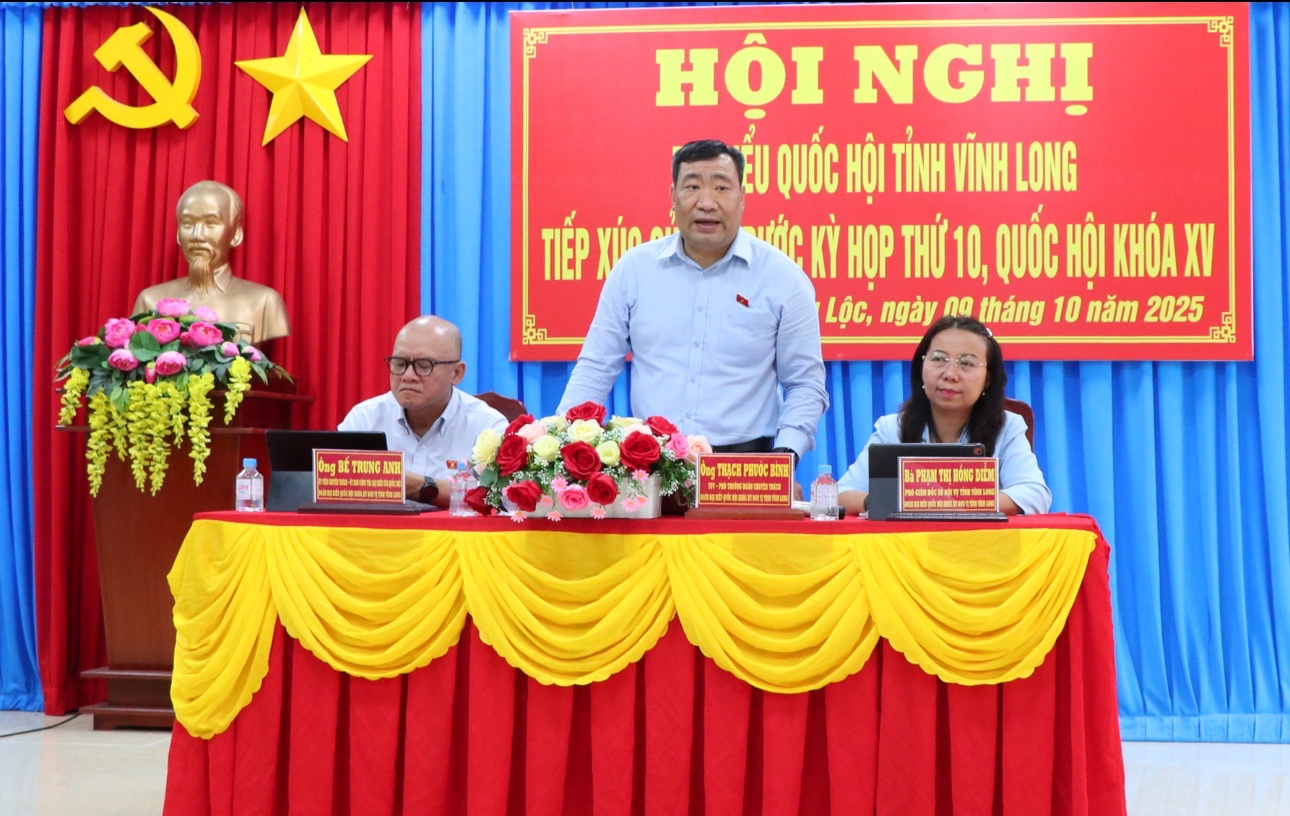 Đoàn Đại biểu Quốc hội tỉnh Vĩnh Long tiếp xúc cử tri đại biểu Quốc hội
