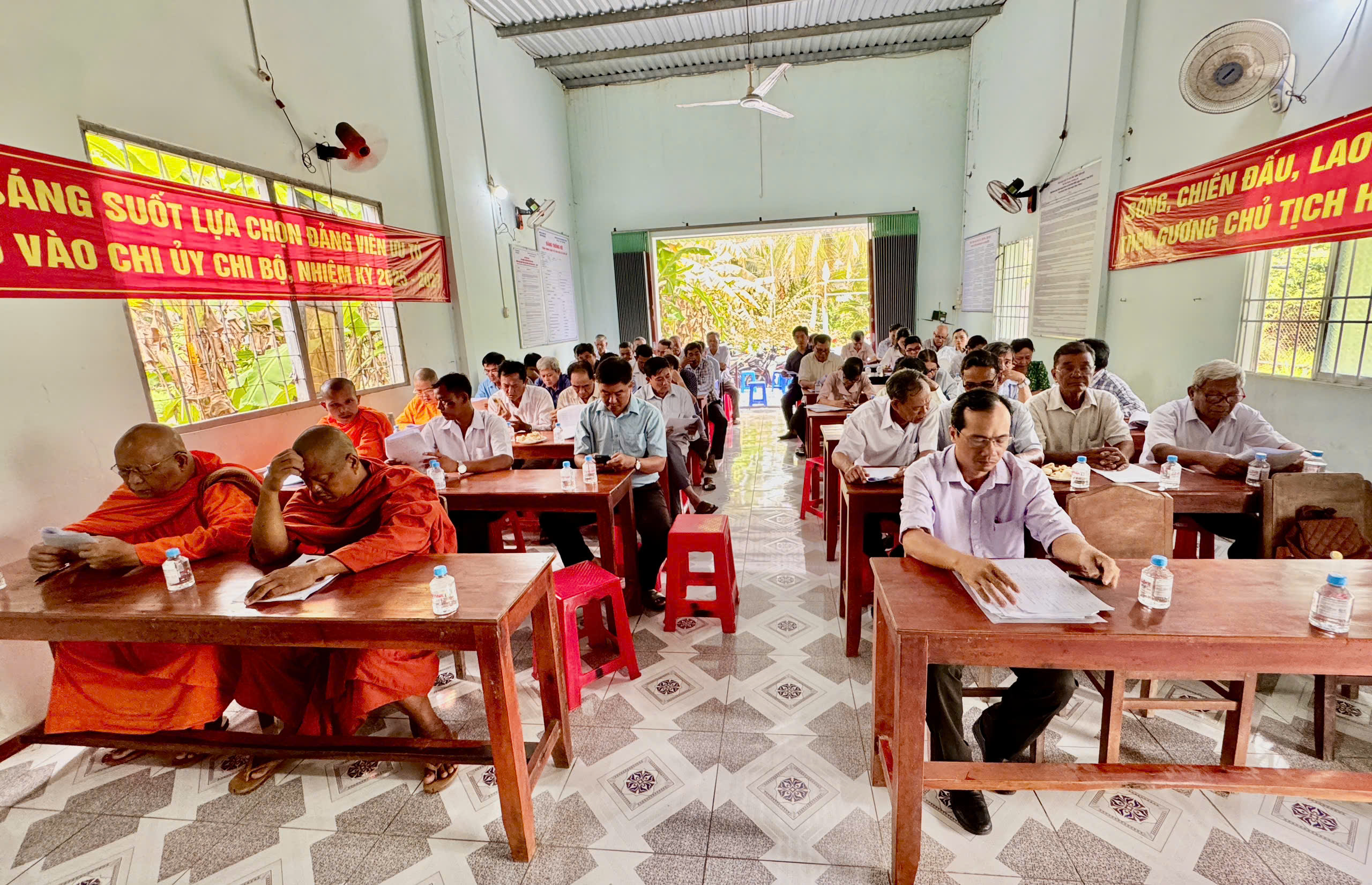 Hội nghị đóng góp Văn kiện Đại hội MTTQ Việt Nam tỉnh Vĩnh Long lần thứ XII, nhiệm kỳ 2025 – 2030 tại xã Song Lộc