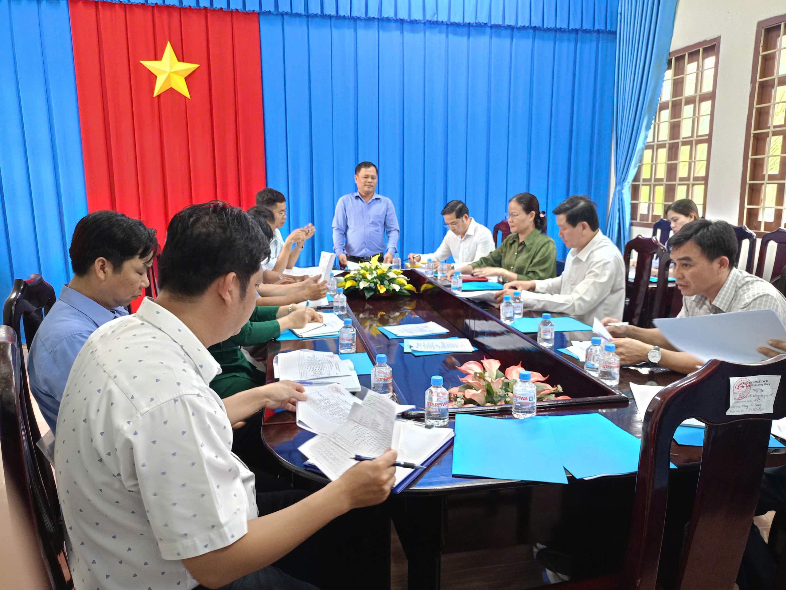 Sở Dân tộc tôn giáo tỉnh Vĩnh Long làm việc với Ủy ban nhân dân xã Song Lộc để  xác định xã vùng đồng bào dân tộc thiểu số khu vực I, II và III theo Nghị định 72/2025/NĐ-CP ngày 16/10/2025 của Chính phủ.