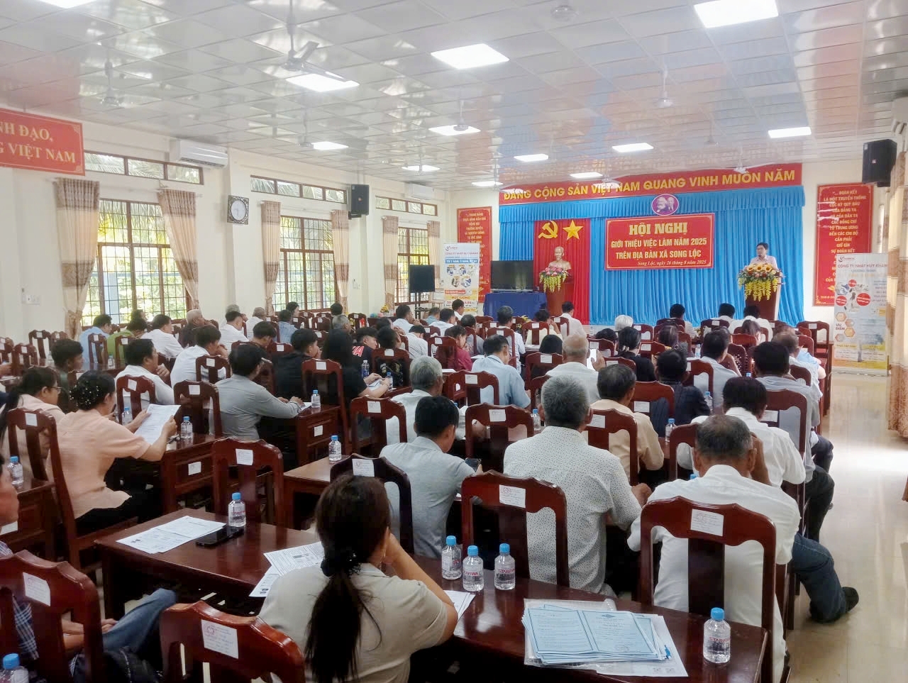 Hội thảo tư vấn, giới thiệu việc làm, cung ứng  lao động và đưa lao động đi làm việc có thời hạn ở nước ngoài theo hợp đồng lao động năm 2025 trên địa bàn xã Song Lộc